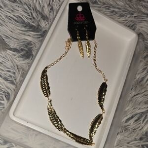 Paparazzi NWT Gold Leaf Necklace Earring Set